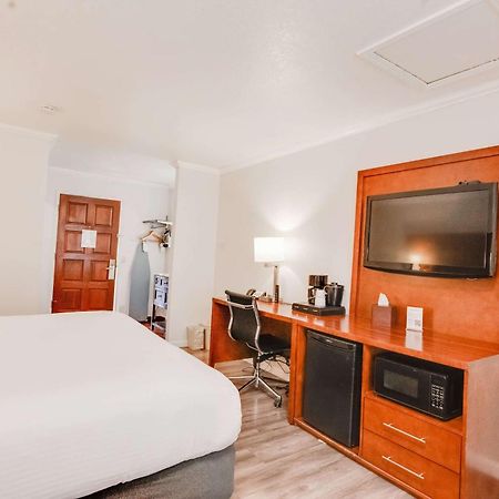 Ramada By Wyndham Mountain View Hotel Eksteriør billede