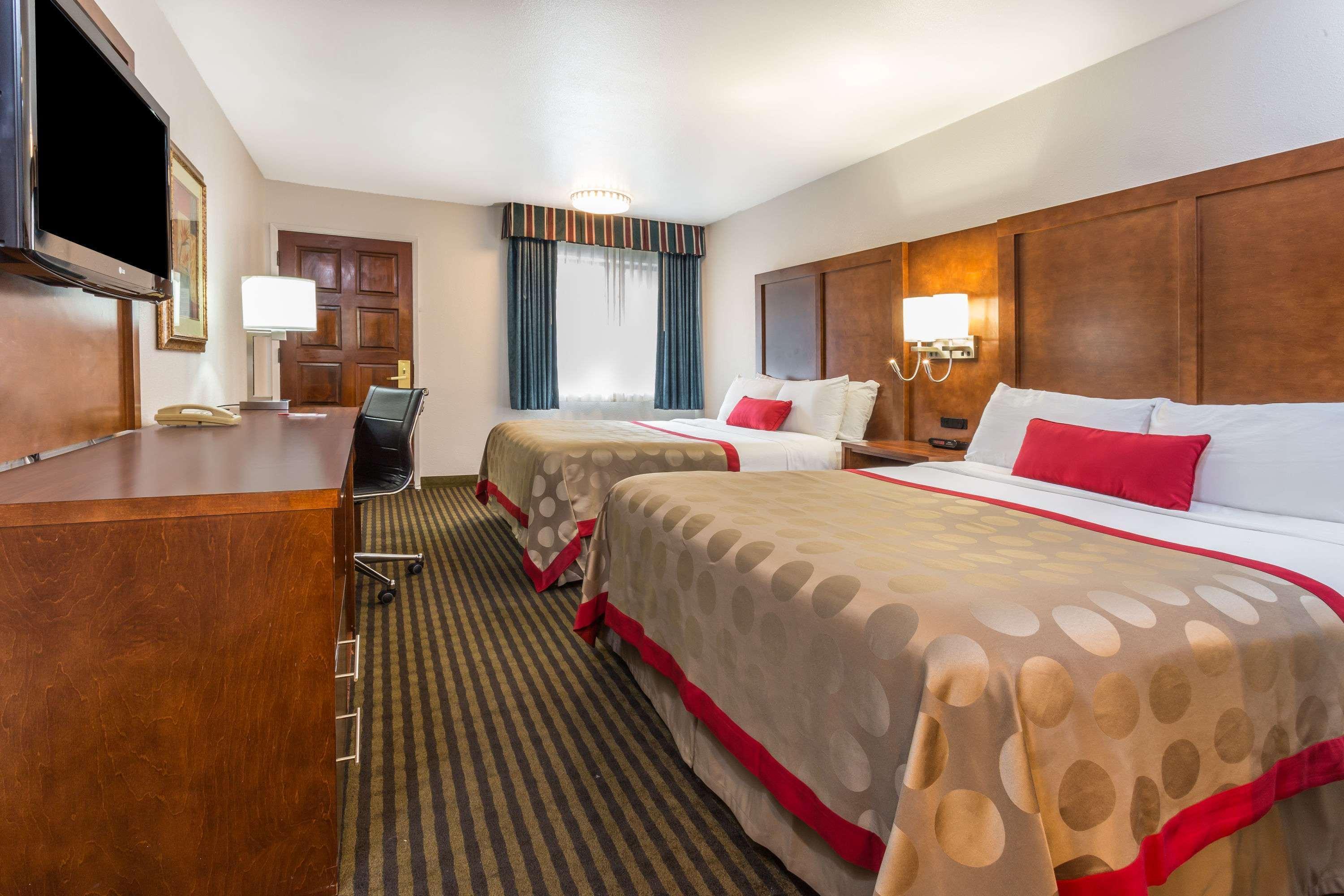 Ramada By Wyndham Mountain View Hotel Eksteriør billede