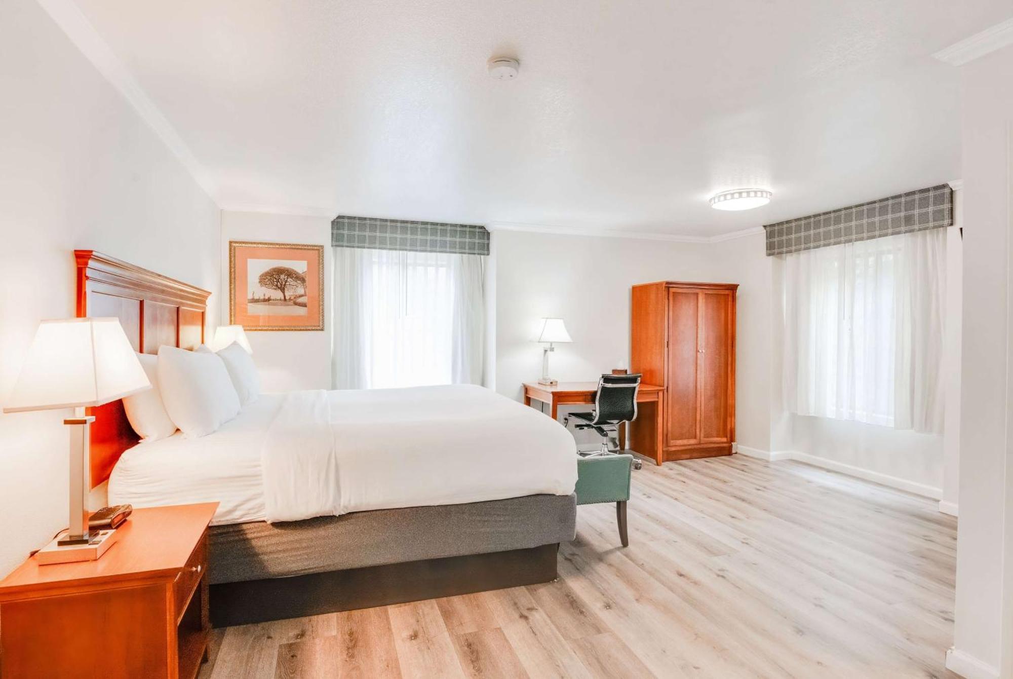 Ramada By Wyndham Mountain View Hotel Eksteriør billede